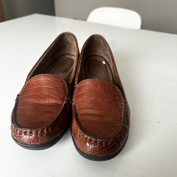 Natural Soul Shoes - Natural Soul Size 9.5 All Thru Comfort Brown Croc Texture Slip On Loafers
